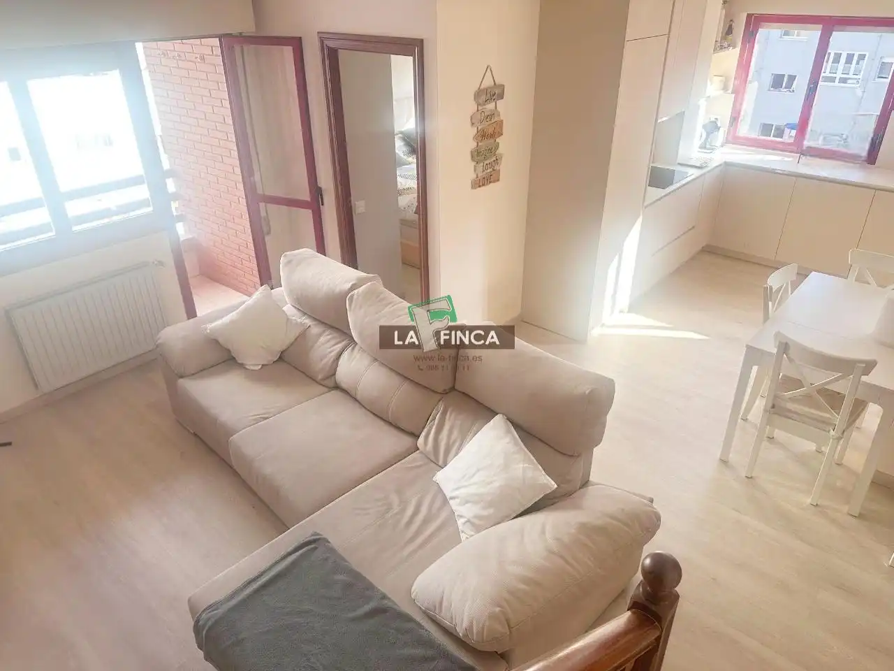 Sala d'estar de Pis en venda en Oviedo  amb Calefacció i Terrassa