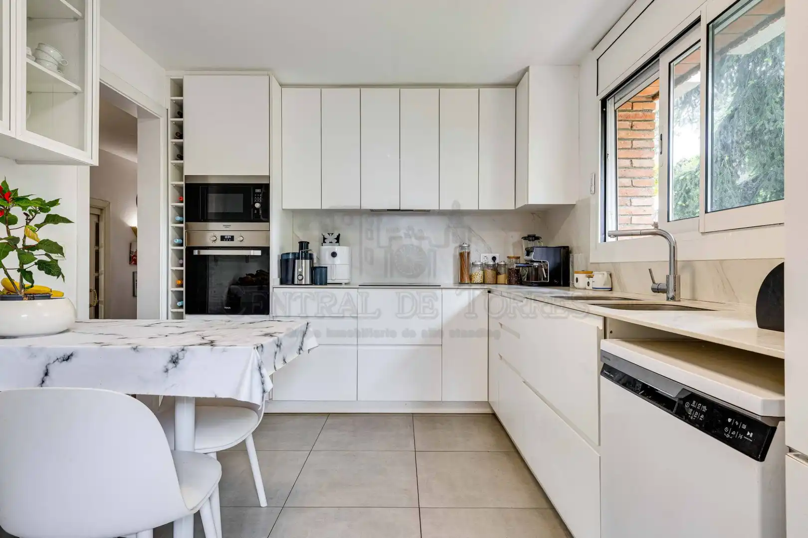 Cocina de Casa o chalet en venta en Sant Cugat del Vallès con Calefacción, Jardín privado y Parquet