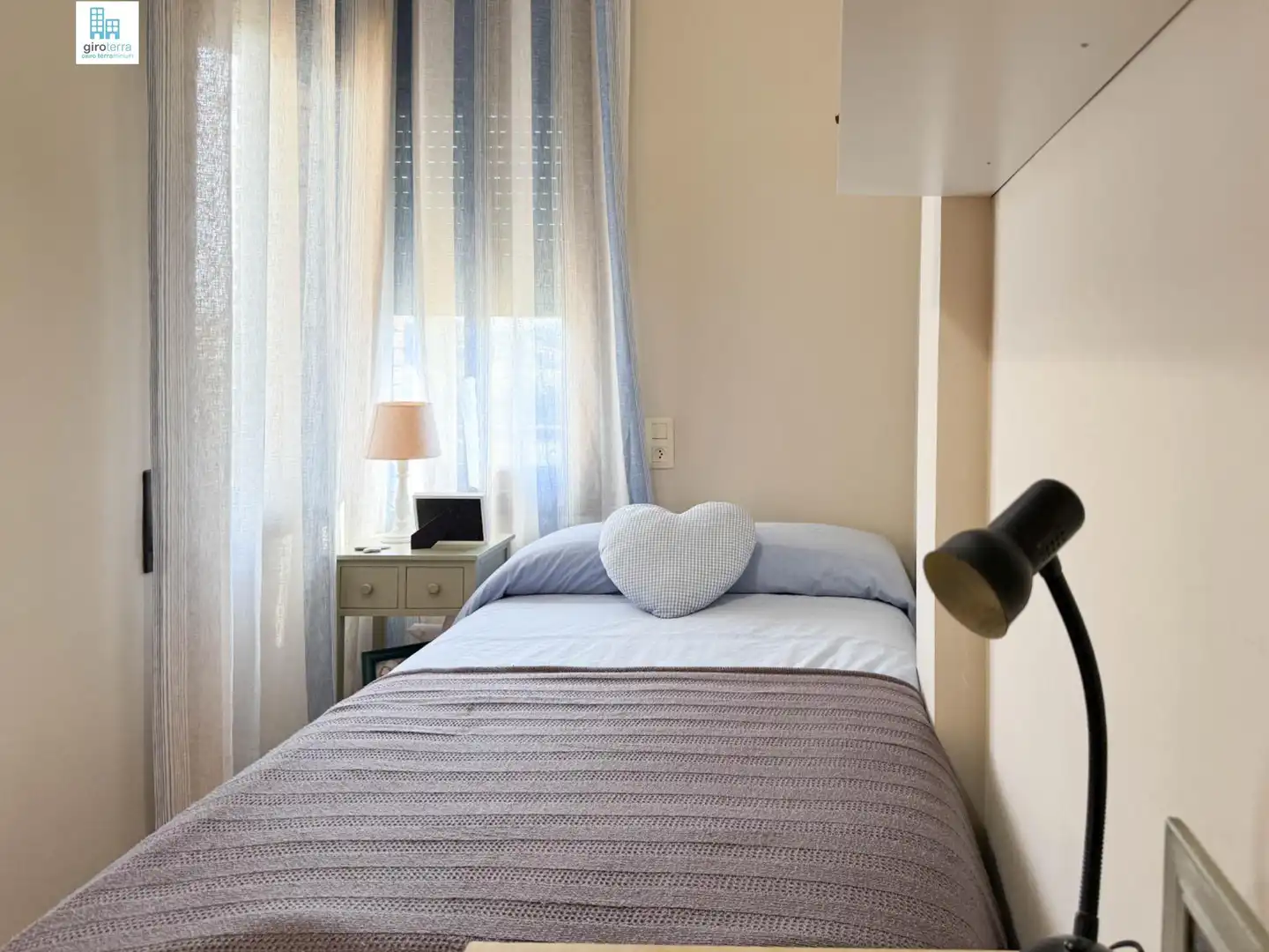 Schlafzimmer von Dachboden zum Verkauf in Blanes mit Terrasse