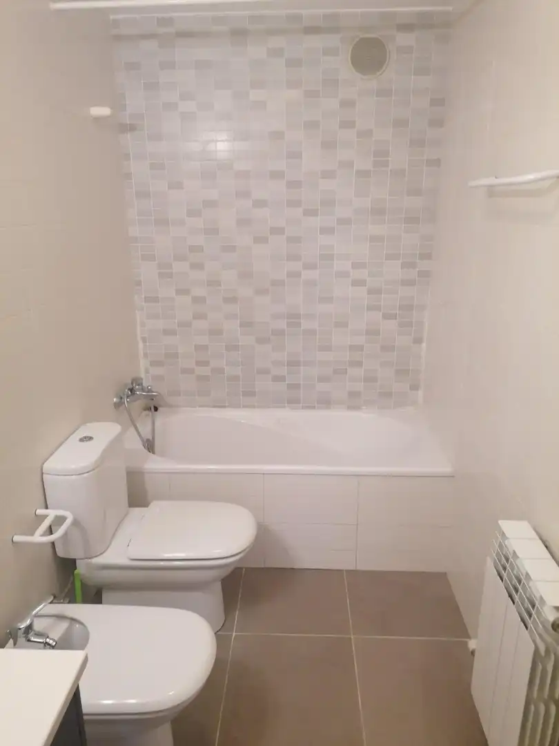 Baño de Apartamento en venta en Lleida