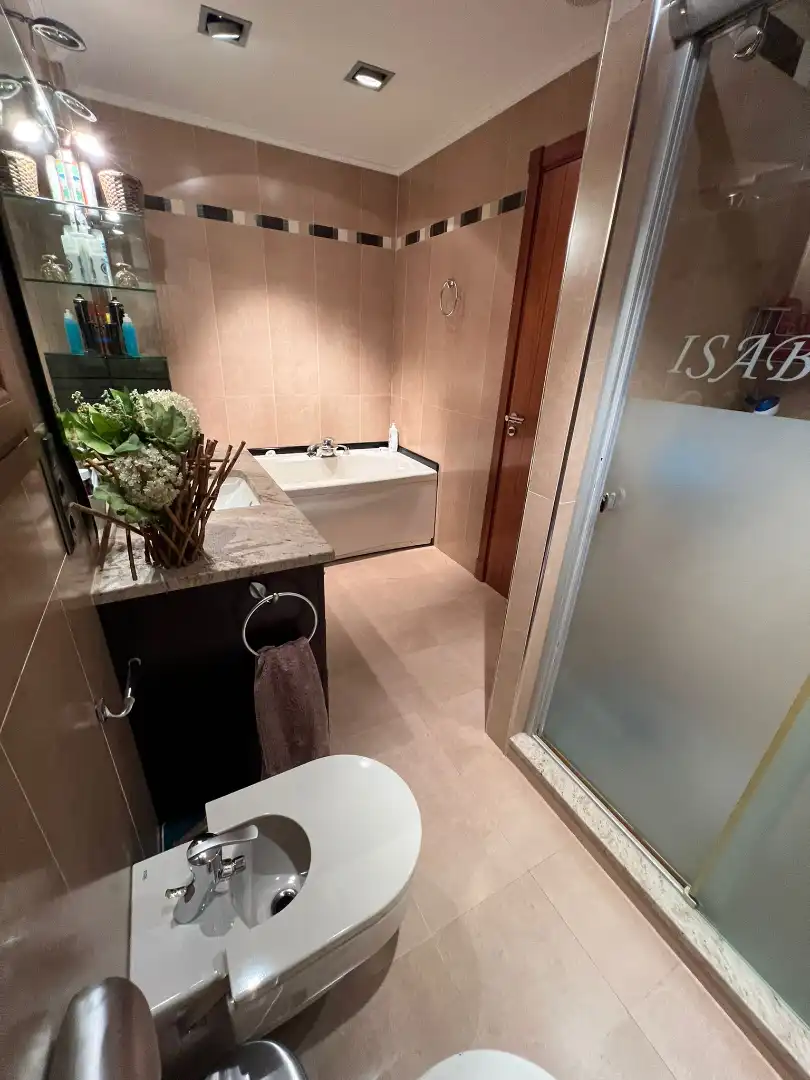 Casa con piscina en venta en Carrer de Joan Coromines i Vigneaux, imagen 18
