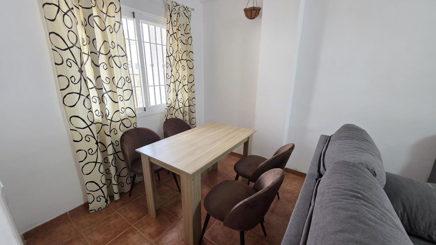 Comedor de Casa adosada de alquiler en Las Gabias con Amueblado