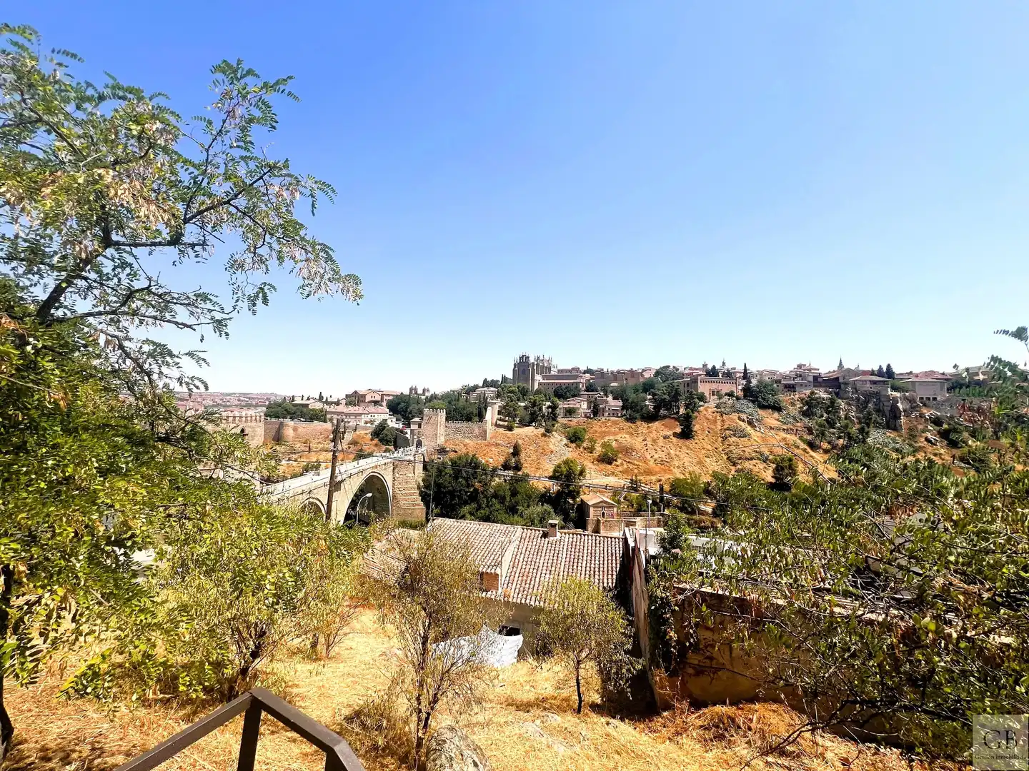 Vista exterior de Casa o xalet en venda en Toledo amb Calefacció, Jardí privat i Terrassa