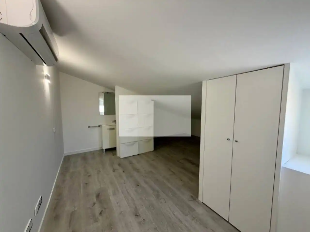 Habitación de Dúplex en venta en Sabadell con Aire acondicionado, Calefacción y Parquet