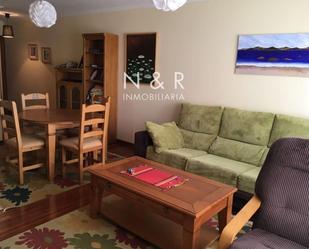 Sala d'estar de Àtic de lloguer en Ribeira amb Calefacció