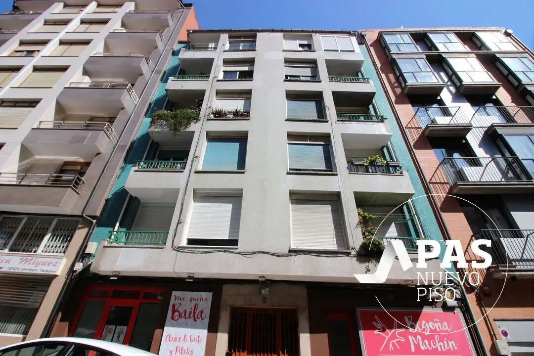 Vista exterior de Piso en venta en Santander con Balcón