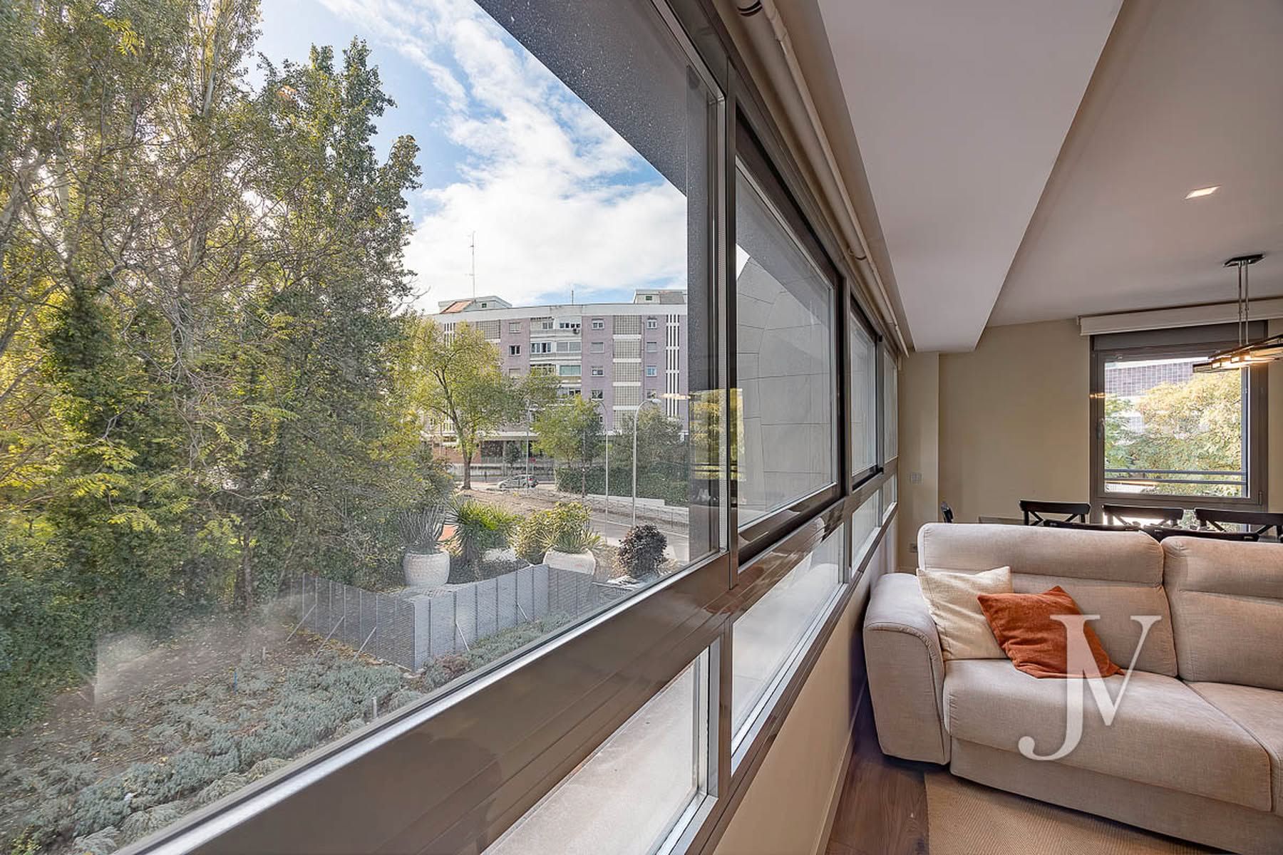 Vista exterior de Pis en venda en  Madrid Capital amb Aire condicionat, Calefacció i Moblat