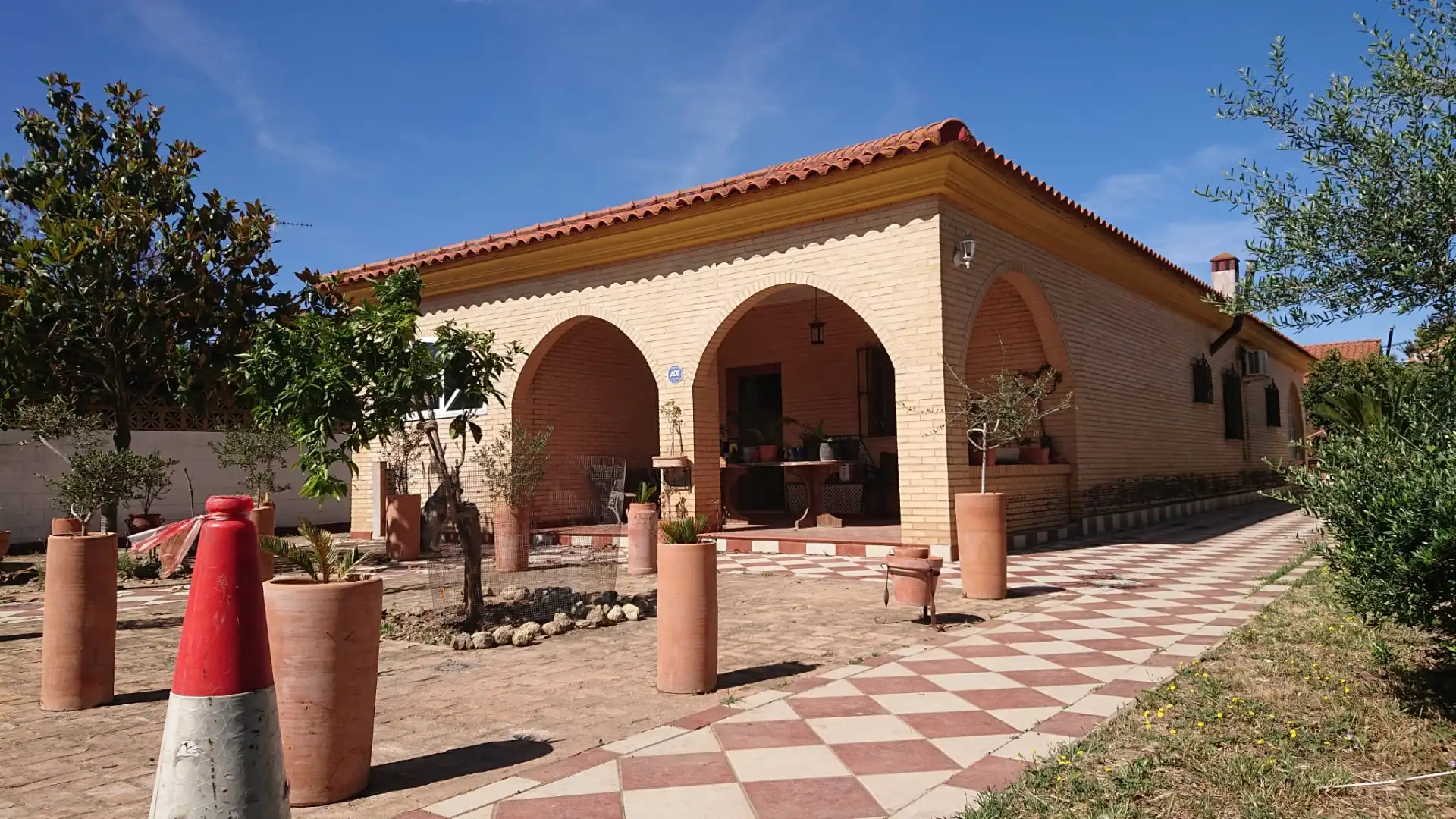 Vista exterior de Casa o chalet en venta en Espartinas con Aire acondicionado, Jardín privado y Terraza