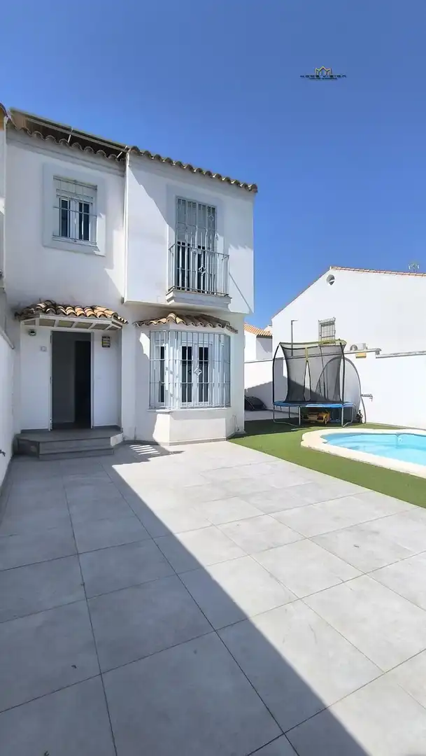 Vista exterior de Casa o chalet en venta en Jerez de la Frontera con Aire acondicionado, Terraza y Trastero