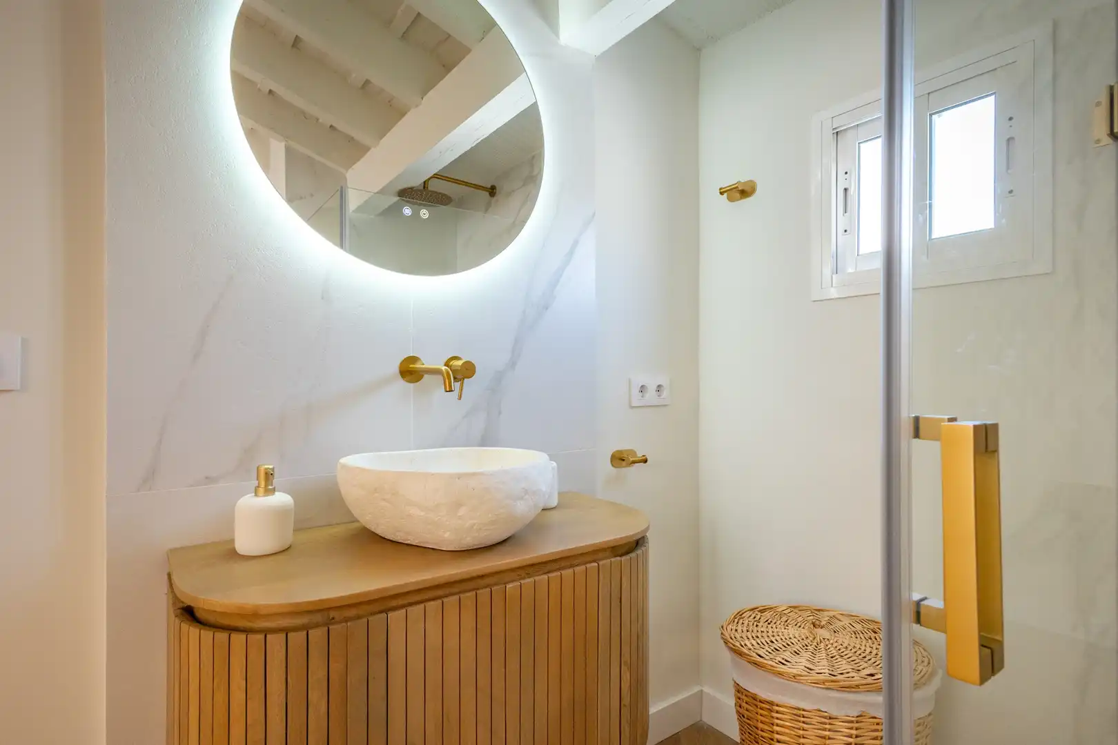 Bathroom of Flat for rent in Sevilla  with Air Conditioner and Terrace