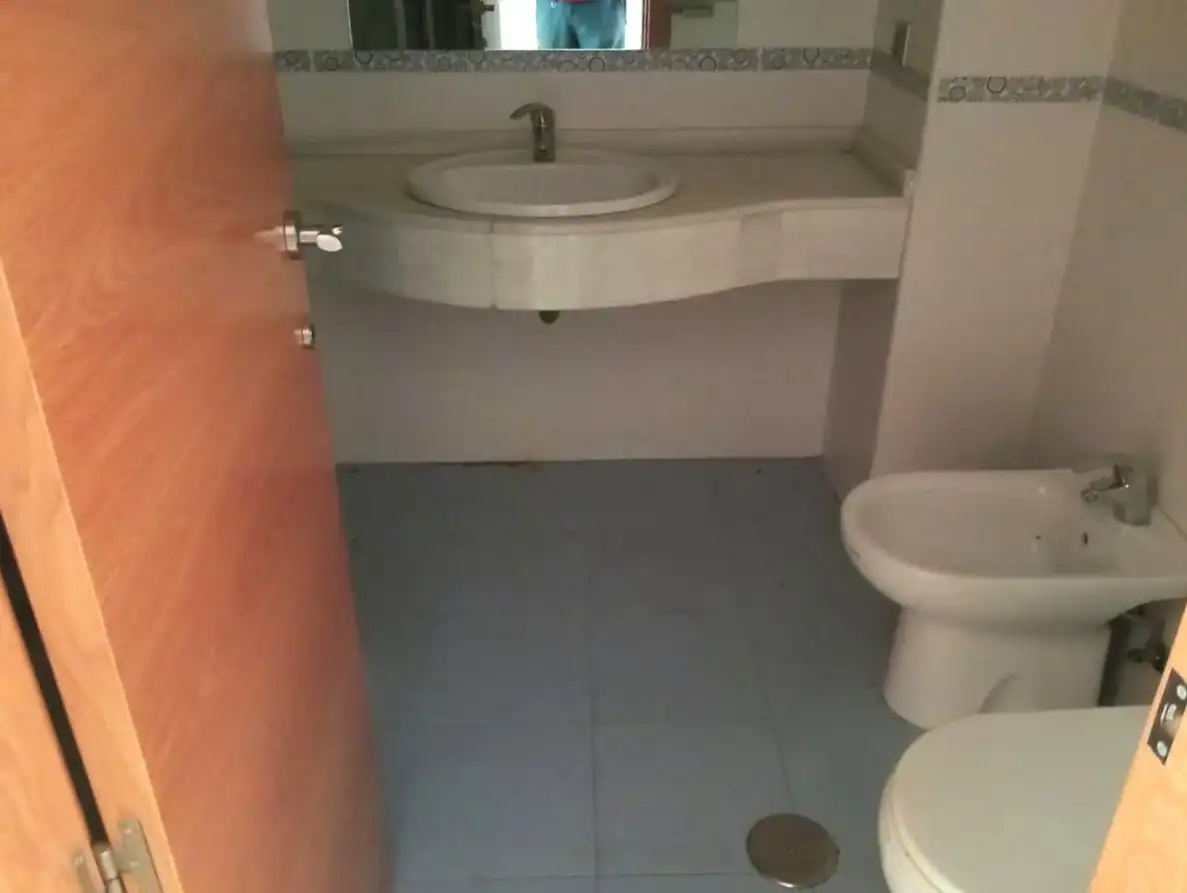 Bany de Pis en venda en Jaén amb Aire condicionat, Calefacció i Traster