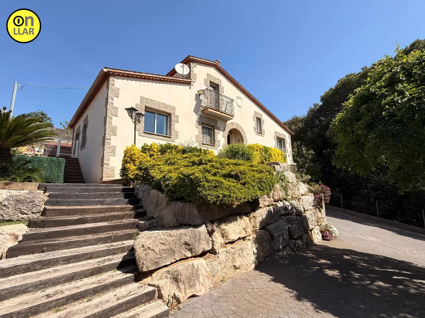 Vista exterior de Casa o chalet en venta en L'Ametlla del Vallès con Calefacción, Jardín privado y Terraza