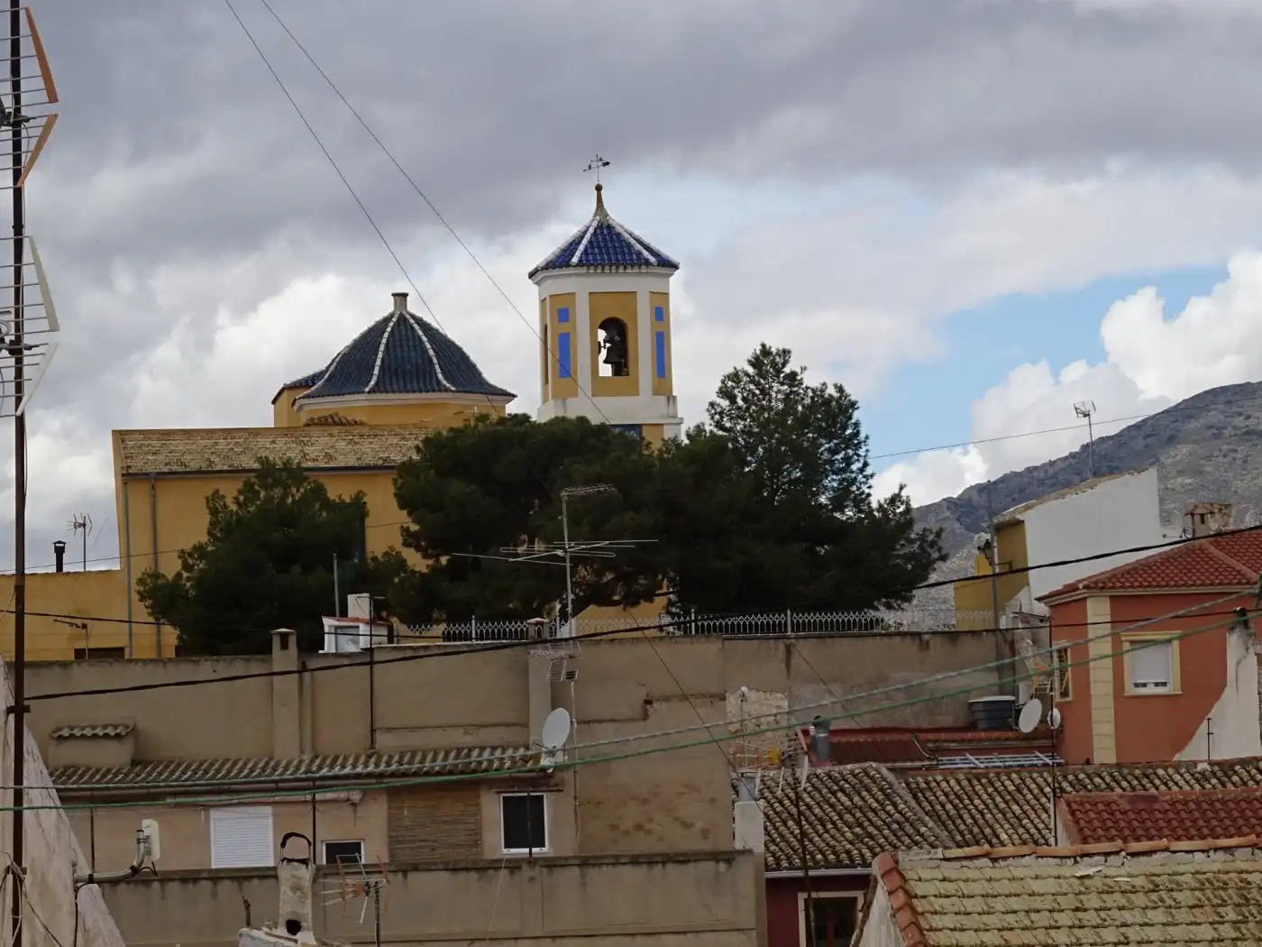 Casa con terraza en venta en Hondón de las Nieves / El Fondó de les Neus