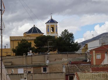 Casa con balcón en venta en Hondón de las Nieves / El Fondó de les Neus