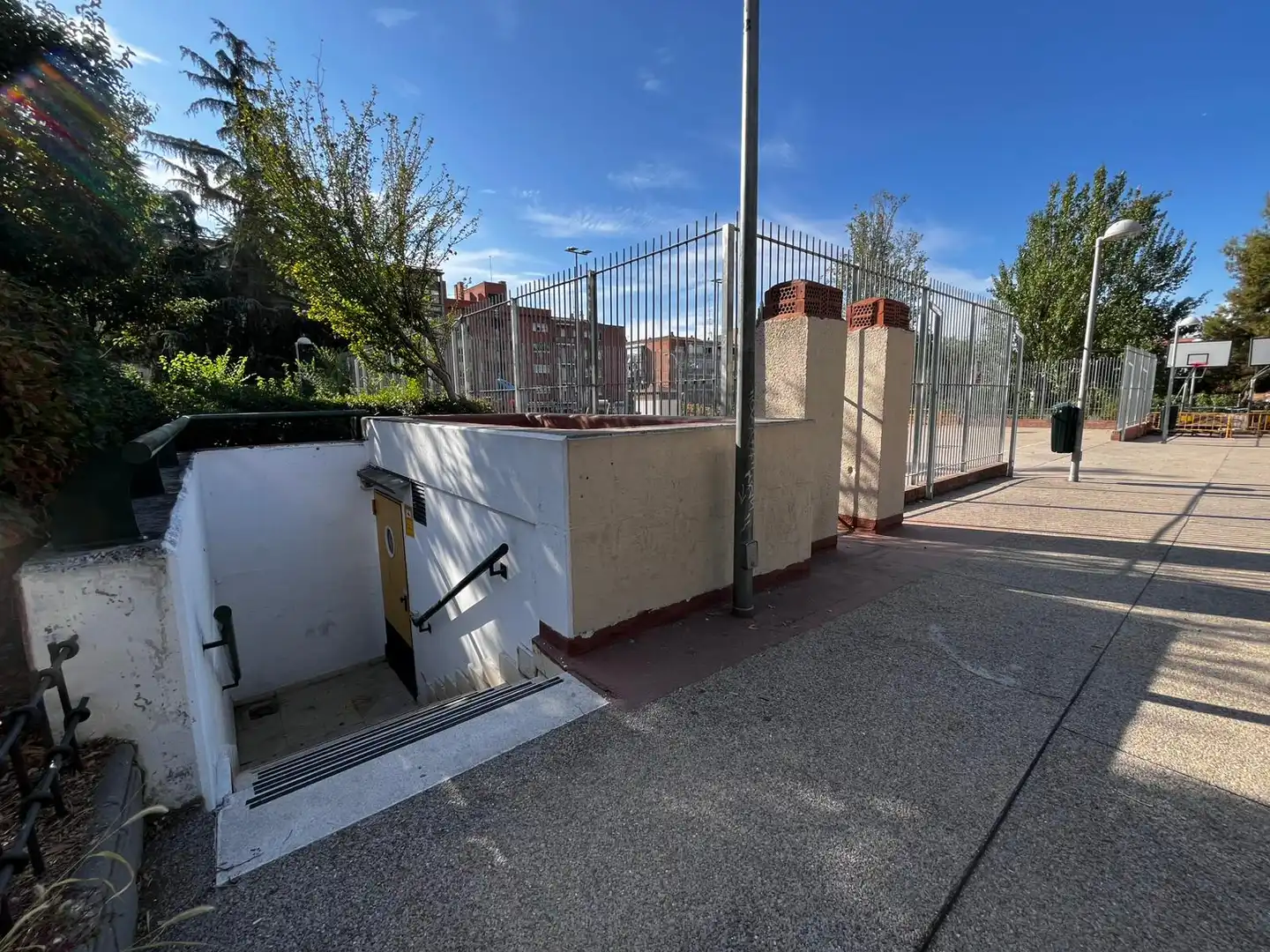 Vista exterior de Garaje en venta en Madrid