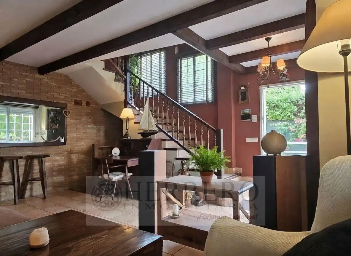 Casa adosada en venta en Gandia con Aire acondicionado, Calefacción y Jardín privado