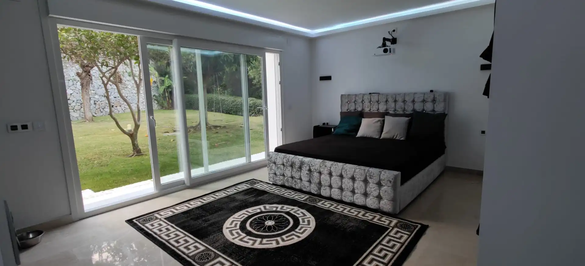 Habitación de Planta baja de alquiler en Benahavís con Aire acondicionado, Jardín privado y Terraza