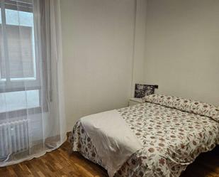 Bedroom of Flat to share in  Zaragoza Capital  with Air Conditioner and Terrace