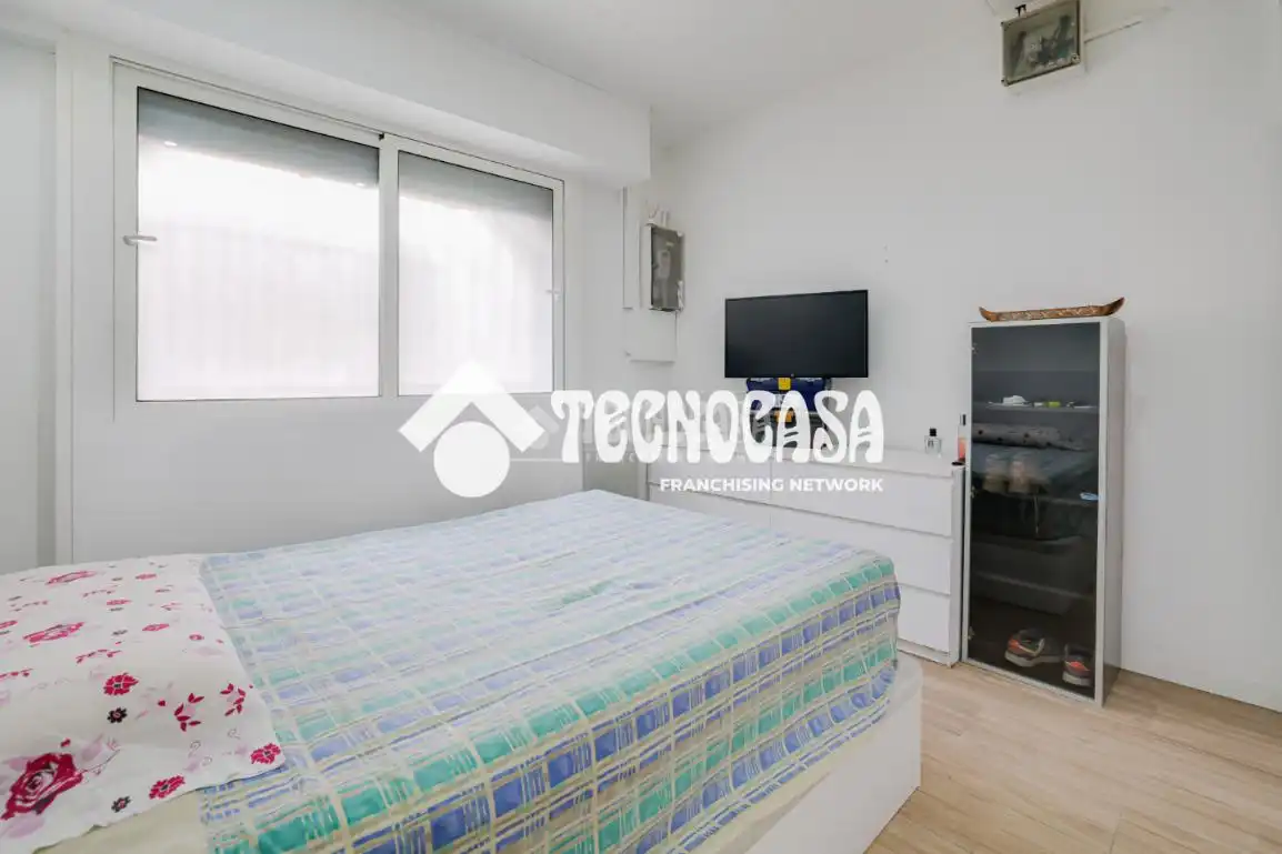 Bedroom of Flat for sale in Badalona  with Air Conditioner and Parquet flooring