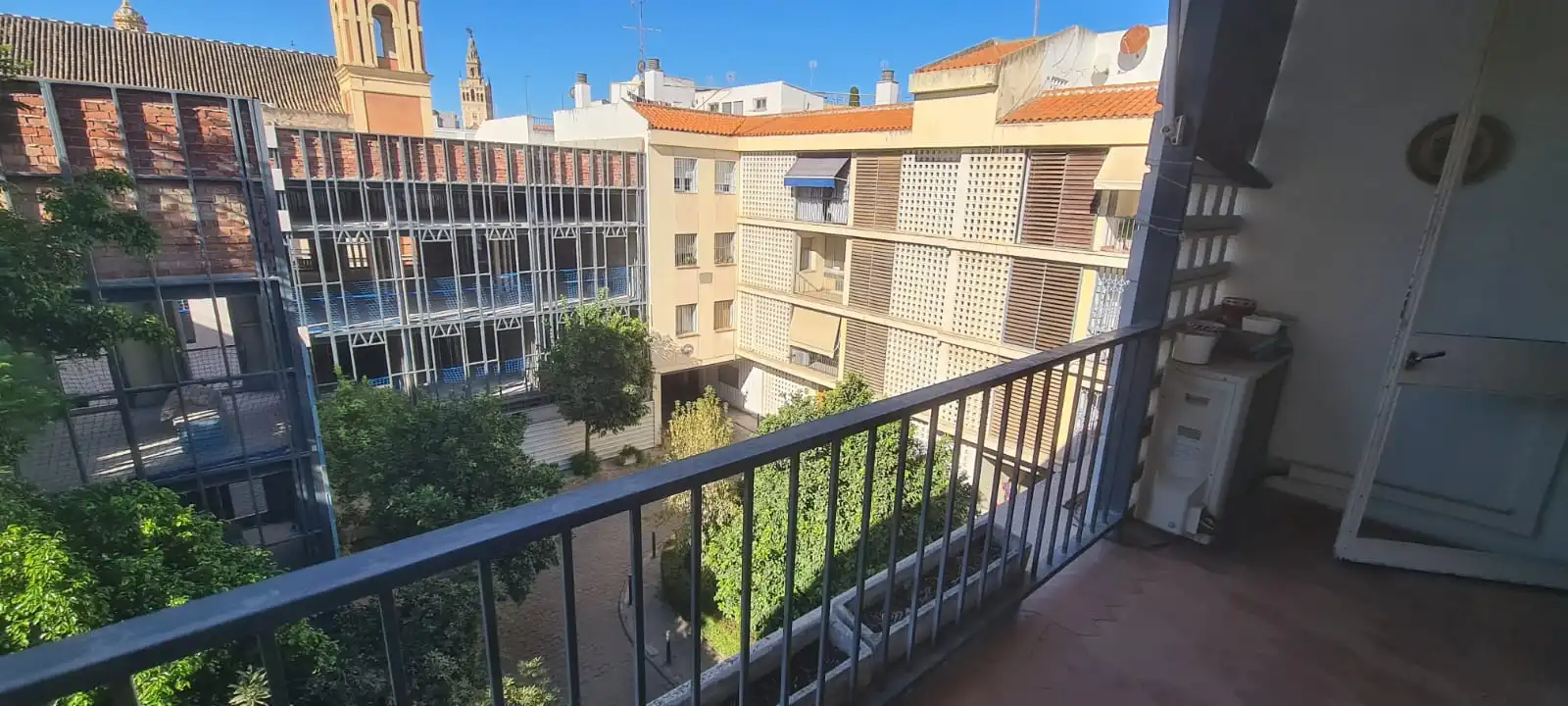 Exterior view of Flat for sale in Sevilla  with Furnished