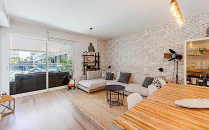 Living room of Flat for sale in Sant Boi de Llobregat  with Air Conditioner, Heating and Private garden