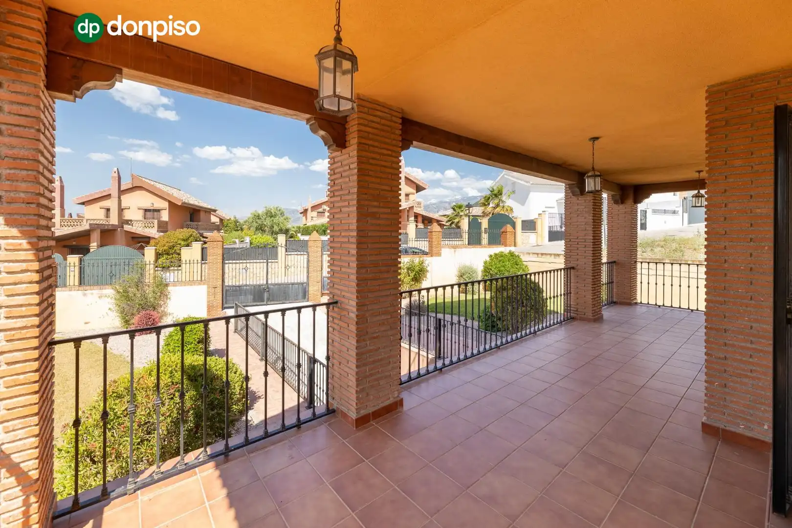 Chalet con piscina en venta en Calle AJENJO, imagen 4