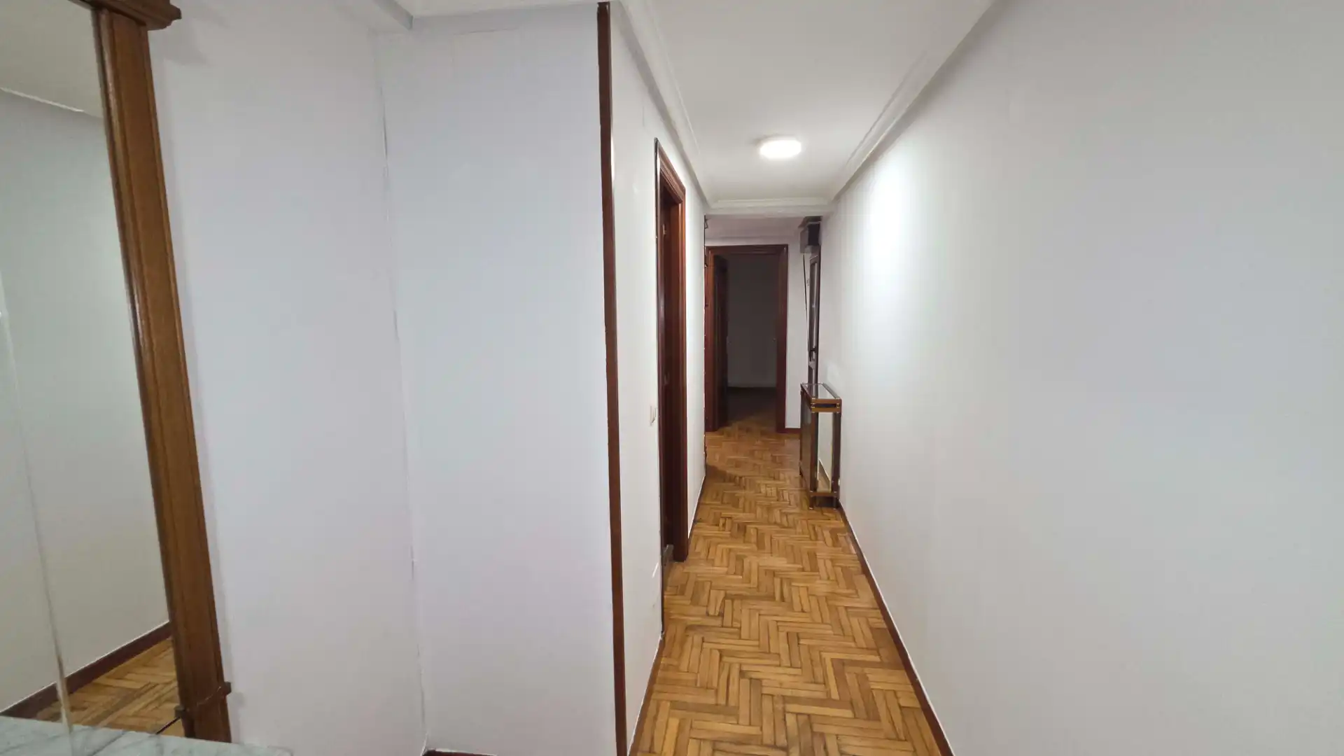 Wohnung zum Verkauf in San Martín del Rey Aurelio mit Heizung, Parkett und Terrasse
