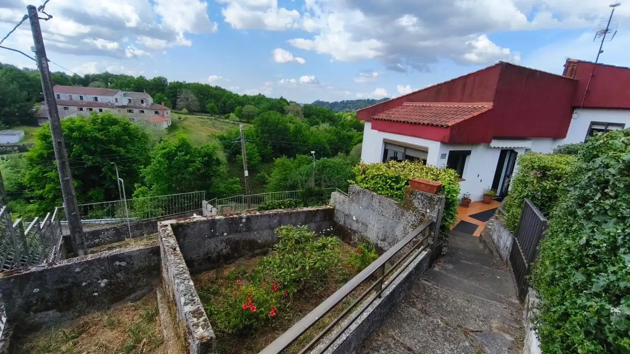 Chalet con jardín en venta en Nogueira de Ramuín, imagen 4
