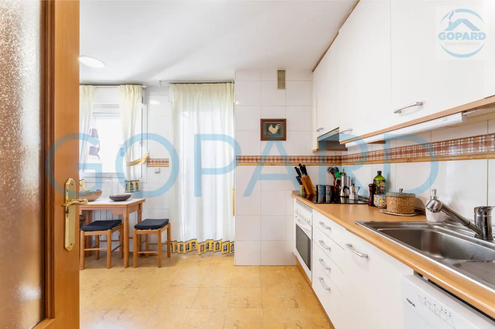 Kitchen of Flat for sale in Alcobendas  with Air Conditioner, Heating and Parquet flooring