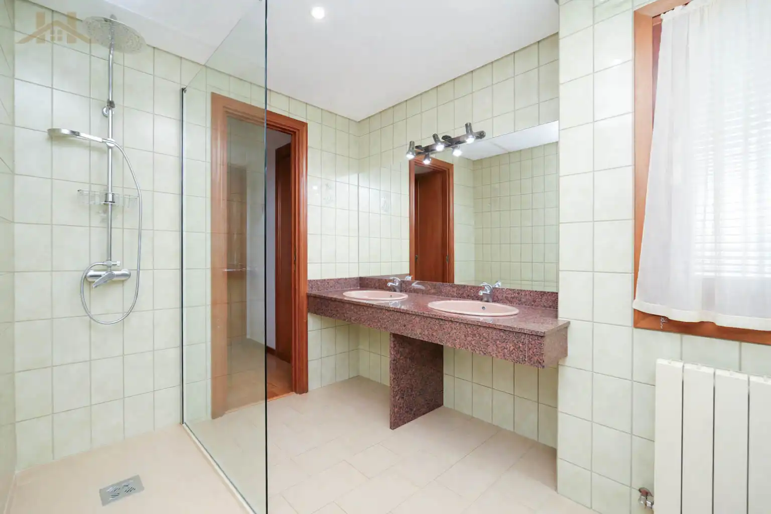 Baño de Casa o chalet en venta en Villaviciosa de Odón con Aire acondicionado, Calefacción y Jardín privado