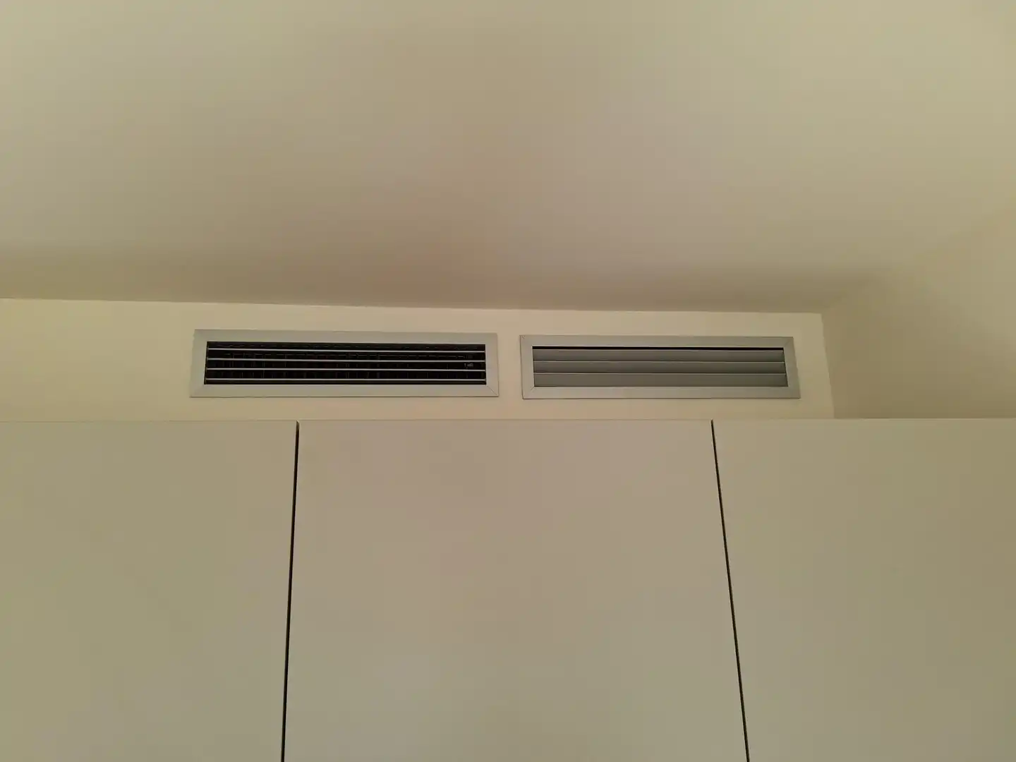 Habitación de Apartamento de alquiler en Alcalá de Henares con Aire acondicionado, Calefacción y Jardín privado