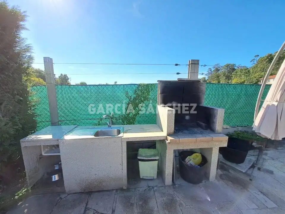 Garden of Land for sale in Boiro