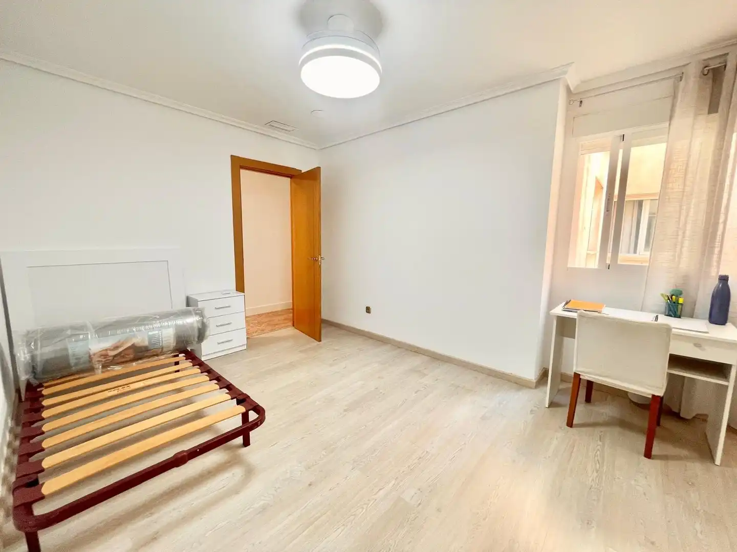 Dormitori de Apartament de lloguer en Albatera amb Traster, Moblat i Rentadora