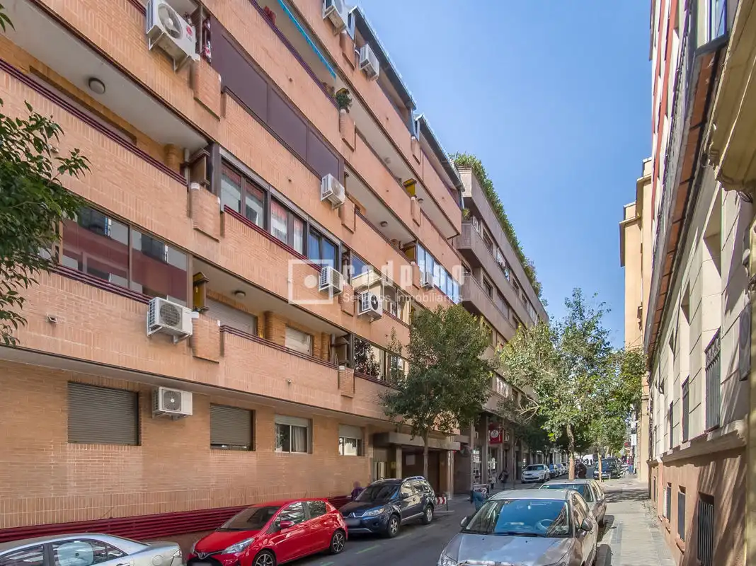 Vista exterior de Apartamento de alquiler en Madrid con Calefacción, Parquet y Terraza