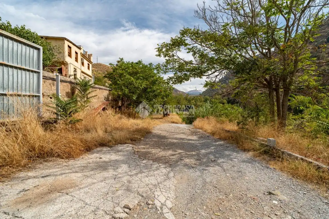 Terreno industrial en venta en Albaicín