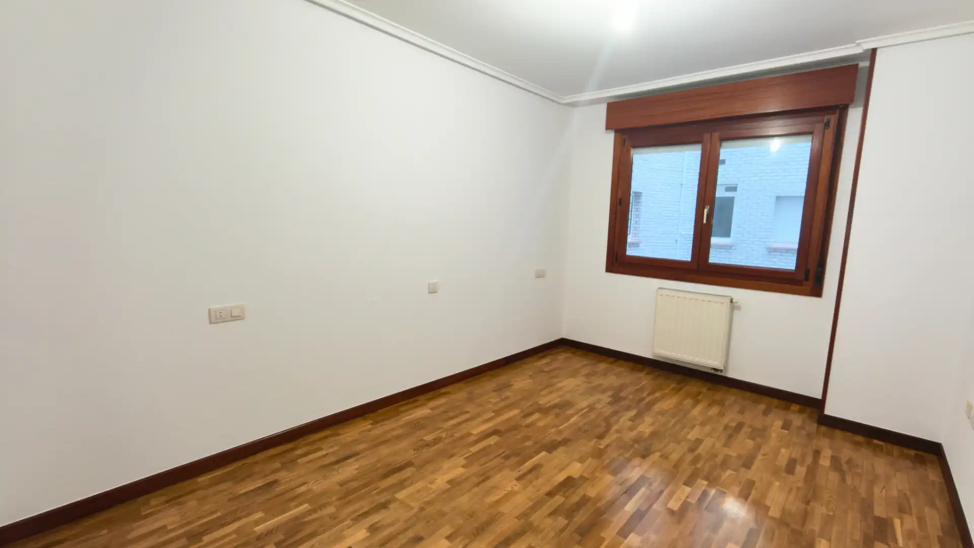 Piso en venta en Avilés con Calefacción, Parquet y Trastero