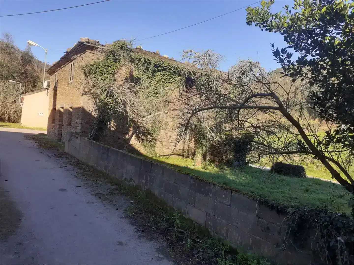 Houses for sale in Trabada