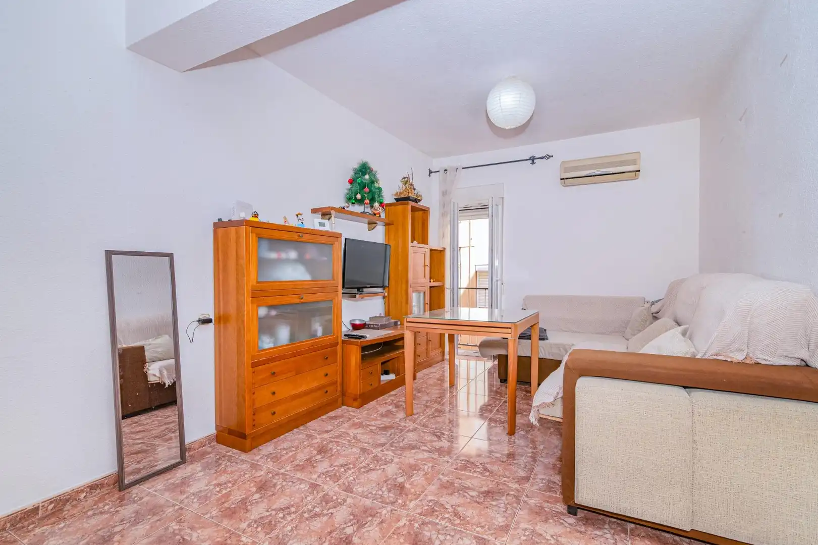 Sala de estar de Piso en venta en Granada con Calefacción y Amueblado