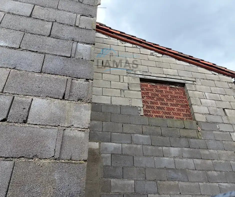 Exterior view of Industrial buildings for sale in Losar de la Vera