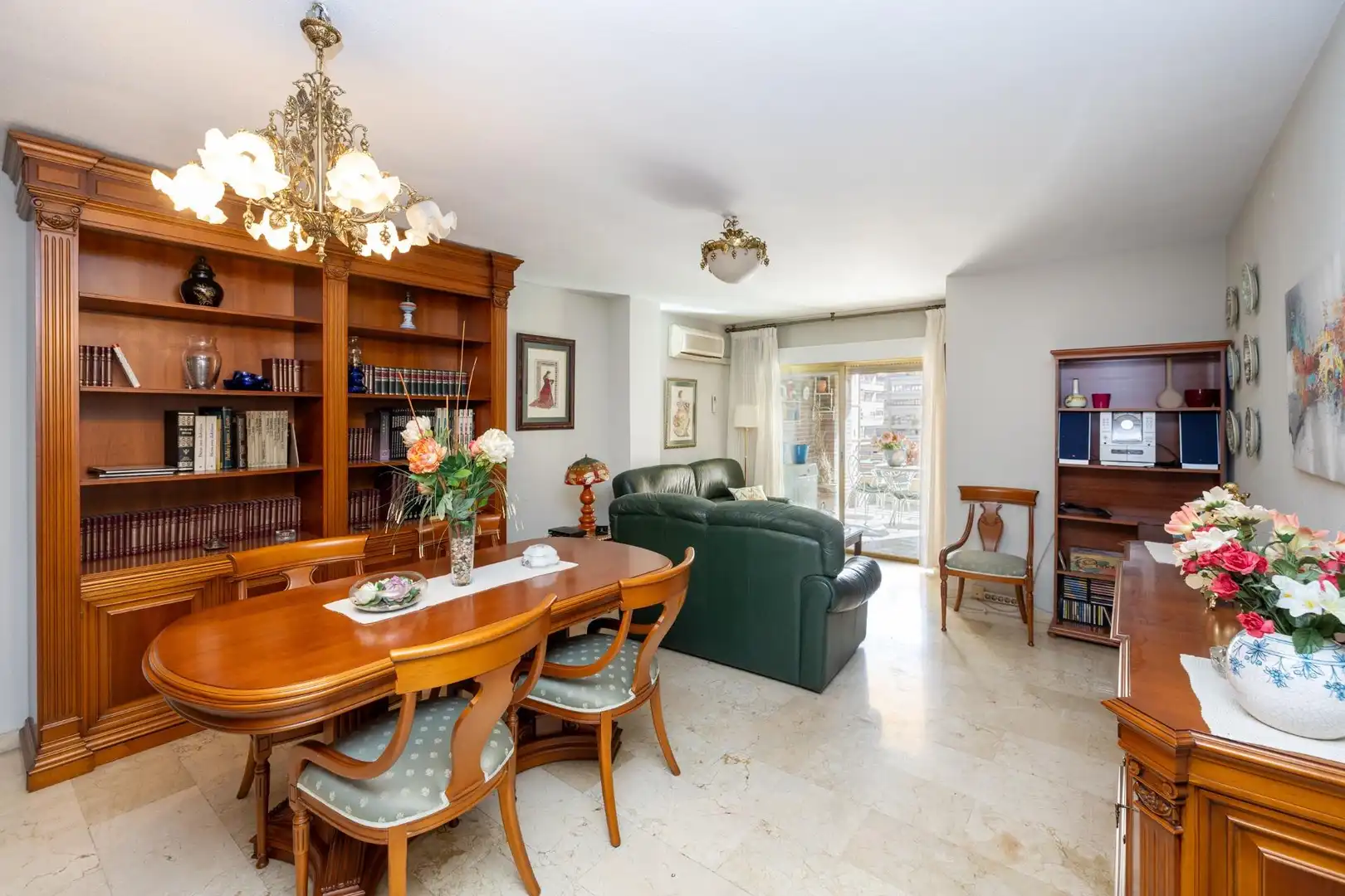 Dining room of Flat for sale in Granada  with Air Conditioner, Heating and Terrace