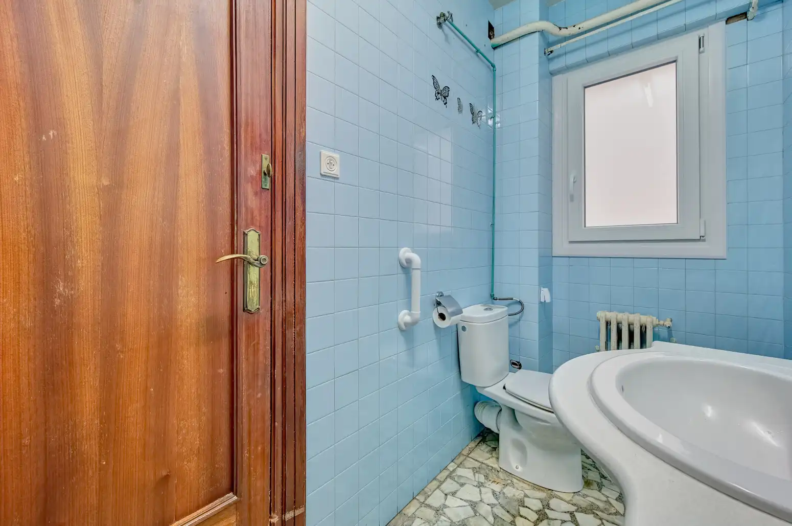 Baño de Piso en venta en  Pamplona / Iruña con Calefacción, Terraza y Balcón