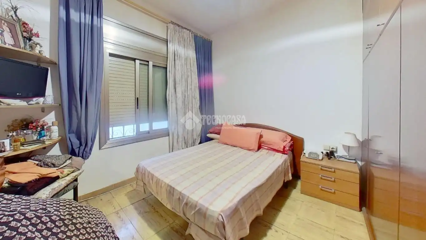 Dormitori de Casa adosada en venda en Granollers amb Terrassa