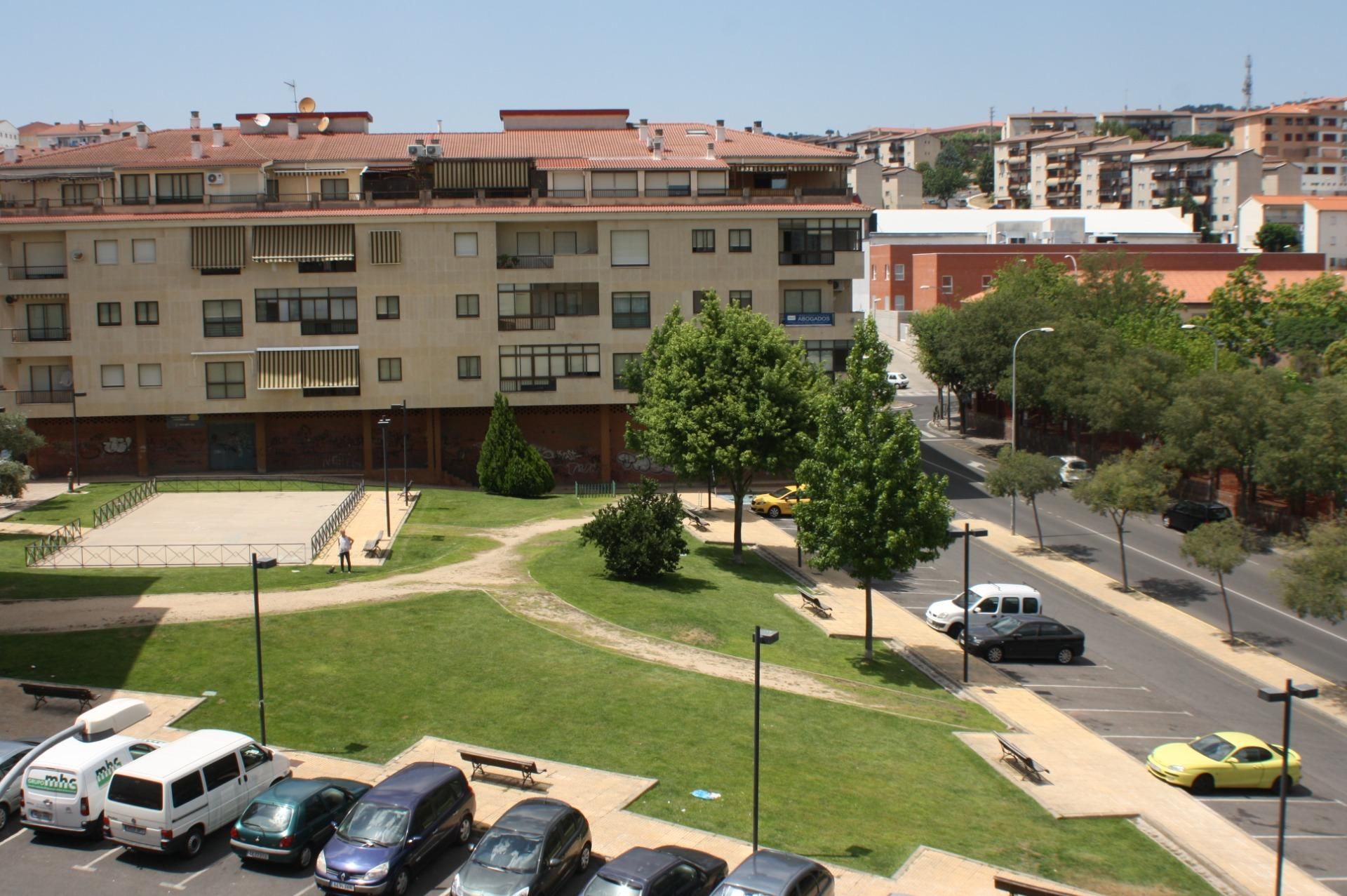 Flat to rent in Calle Calle de Julián Besteiro, 12, Miralvalle - Av. Virgen del Puerto - La Data