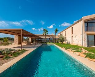 Piscina de Finca rústica en venda en Ses Salines amb Aire condicionat, Calefacció i Jardí privat