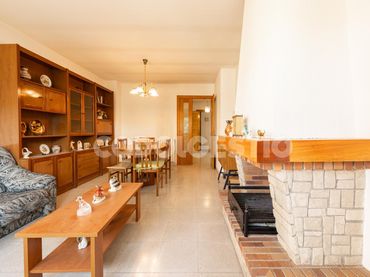 House with balcony for sale in Cadí