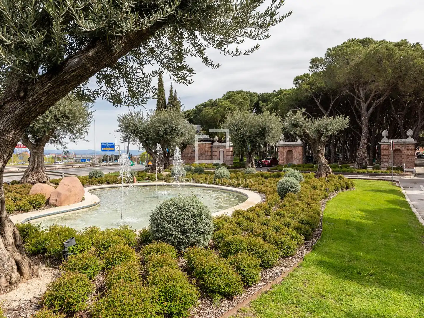 Jardí de Casa o xalet en venda en La Moraleja amb Aire condicionat, Calefacció i Jardí privat