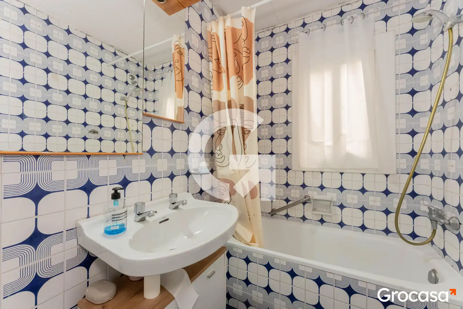Bathroom of Flat for sale in Cornellà de Llobregat  with Air Conditioner, Storage room and Oven