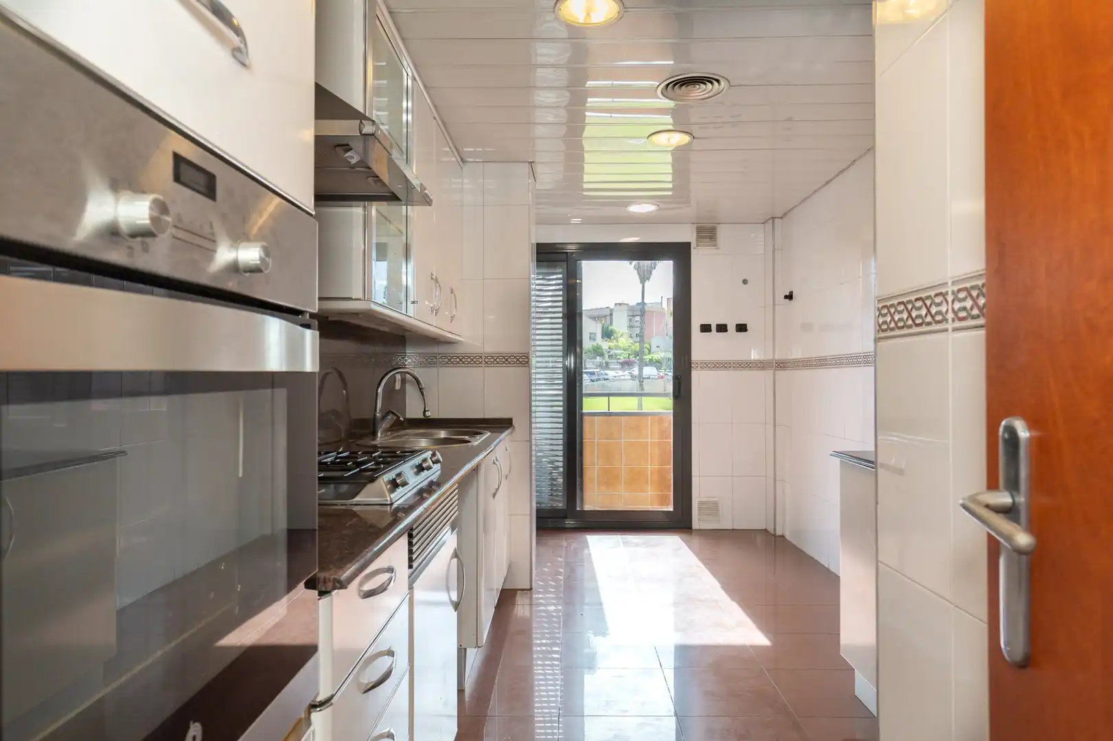 Küche von Wohnung zum Verkauf in Sant Joan Despí mit Klimaanlage, Heizung und Terrasse