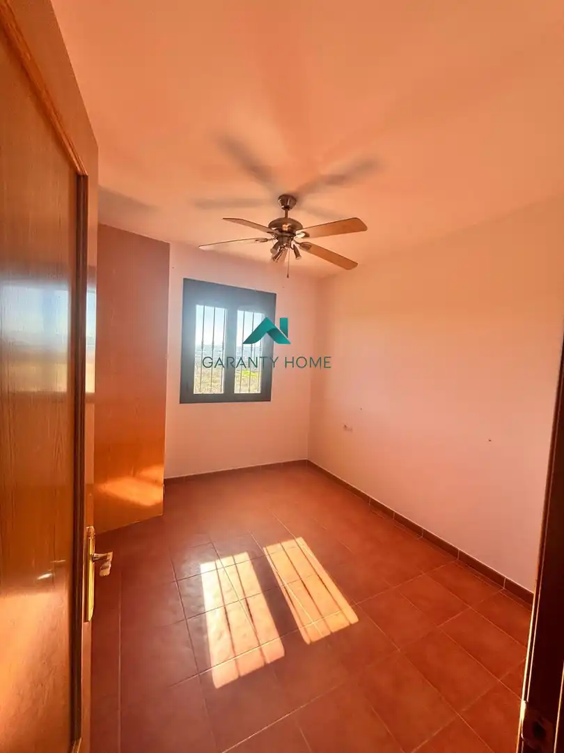 Habitación de Planta baja en venta en Toledo con Calefacción