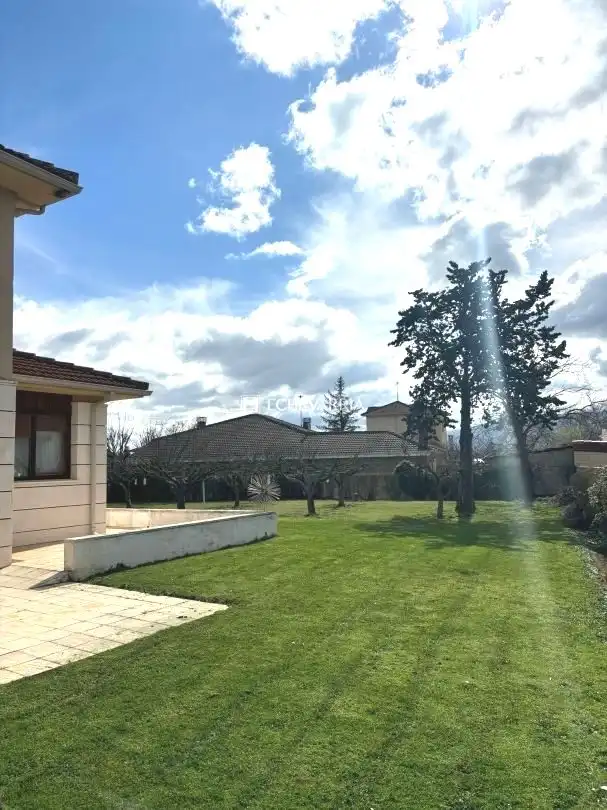 Chalet con jardín en venta en Medina de Pomar, imagen 5
